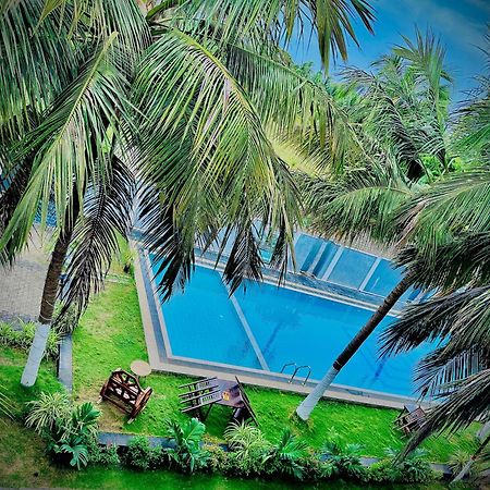 Nilaveli Hybrid Holiday Hotel Ngoại thất bức ảnh